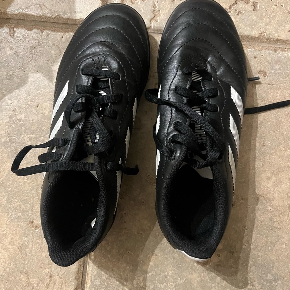 adidas Kids Soccer Turf Cleats -size 2 1/2